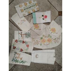 10 Vintage Table Textiles Napkins Embroidered